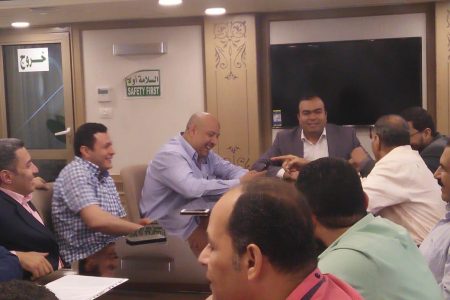 اجتماع نقابة  الأطباء البيطريين مع شركات الأدوية وإضافات الأعلاف البيطرية