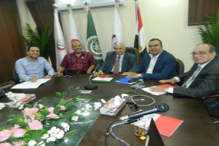 لجنة الأدوية بالبيطريين:  تناشد البرلمان بقطاع بيطرى دخل هيئة الدواء ضمانا للمواطن والاقتصاد